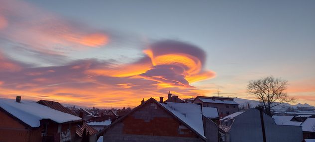 Another user captured this lenticular cloud in Podolínec.