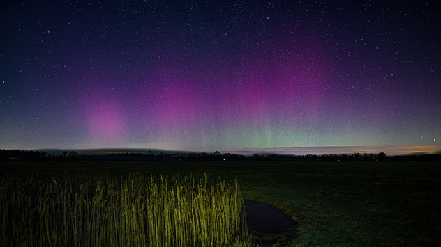 Das Wetter spielt für dieses Himmelsschauspiel mit. Es gibt kaum Wolken am Himmel.