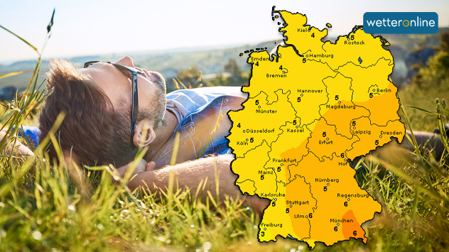 Sonnenschutz im Frühling Ein Mann liegt auf einer Wiese und sonnt sich.