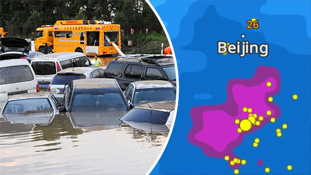 Fluten reißen Autos mit