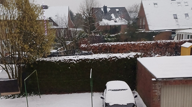 In Nordhorn im Südwesten Niedersachsens sind mehrere Zentimeter Schnee zusammengekommen.