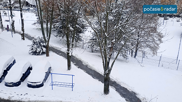 Zimná zasnežená krajina.