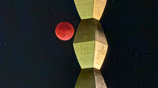 Eclipsa totală de Lună de pe 7 septembrie, fotografiată în Târgu Jiu