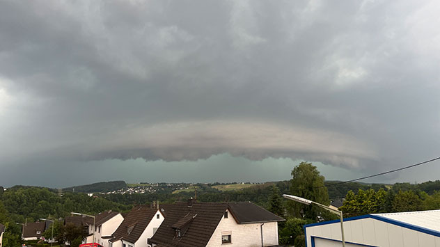 Shelf-Cloud über Wissen