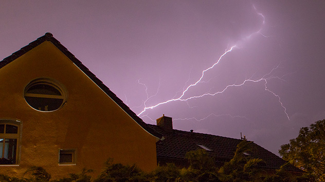 Gegen Mitternacht blitzt es auch unweit von Meißen in Sachsen. 
