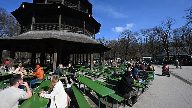 © dpa Sonniges Wetter am Samstag