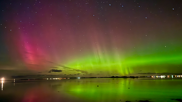 Am 18. Oktober tanzten atemberaubende Polarlichter über dem Himmel von Fehmarn. Auch in den kommenden Nächten besteht die Chance, dieses Himmelsschauspiel zu beobachten.
