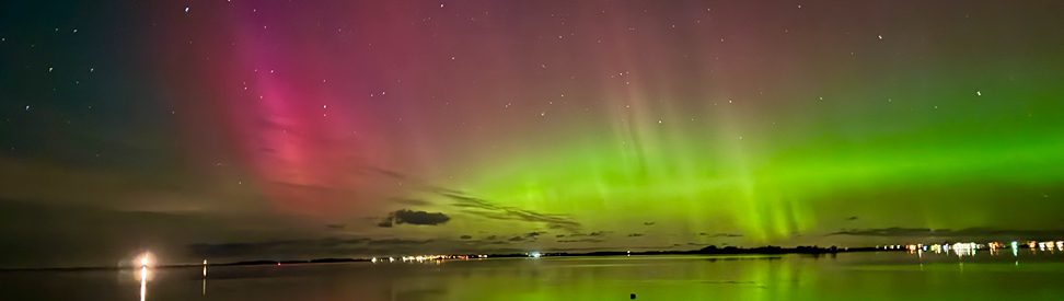 Am 18. Oktober tanzten atemberaubende Polarlichter über dem Himmel von Fehmarn. Auch in den kommenden Nächten besteht die Chance, dieses Himmelsschauspiel zu beobachten. (c) Sonja Kraus