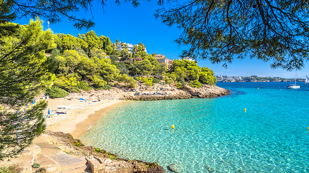Con el calor acentuándose, muchos optarán por pasar el primer fin de semana de julio en la playa, coincidiendo con el inicio de las vacaciones en muchos puntos de España.