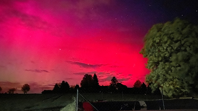 Polarlicht mit intensivem Rot in Crossen.