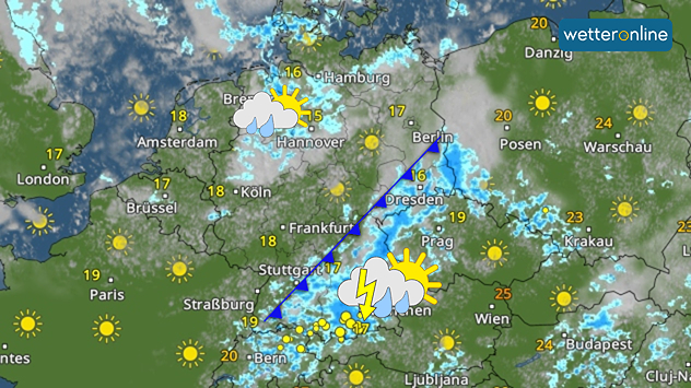 Satelliten- und Wetterkarte für Mitteleuropa mit einer markanten Kaltfront, die sich von Südwestdeutschland über Ostdeutschland bis nach Polen erstreckt. Entlang der Front treten verbreitet Regen und Gewitter auf, besonders von Bayern über Sachsen bis nach Polen und Tschechien. Im Südwesten Deutschlands sowie in der Schweiz und in Frankreich zeigt sich überwiegend sonniges Wetter. Auch in Polen, Österreich und Ungarn scheint vielerorts die Sonne, nur örtlich sind Schauer zu erkennen. Im Nordwesten Deutschlands und über den Benelux-Staaten ziehen einzelne Schauer durch. Die Temperaturen liegen meist zwischen 16 und 25 Grad, mit den höchsten Werten in Österreich, Ungarn und Südostpolen.