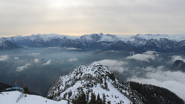 Saharastaub färbt den Himmel am Hochkar an der Grenze Niederösterreich/Steiermark orange.