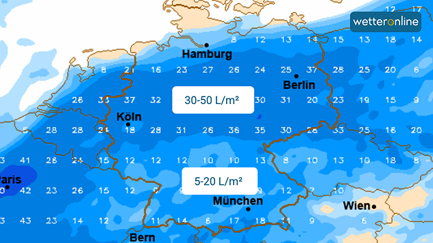 Deutschlandkarte mit Niederschlagsprognose in L/m², höhere Werte im Norden und Westen. Städte und Regionen sind beschriftet.