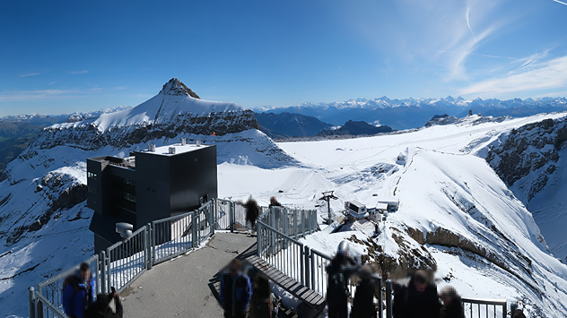 Blick vom Glacier3000 über die Berge