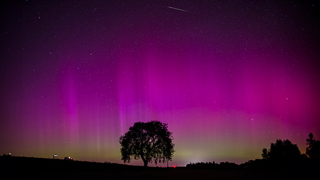 © Jens Ernst Polarlichter und Sternschnuppen
