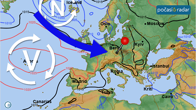 Synoptická mapa Evropy - předpověď na neděli 3. srpna 2025: V chladnějším proudění od západu až severozápadu zřejmě setrvá střední Evropa i po část příštího týdne. Od západu by se však svým okrajem postupně mohla i nad střední Evropou více prosazovat azorská tlaková výše, která by případně i do Česka přinesla slunečnější a sušší počasí.