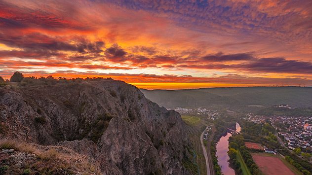 Sonnenaufgang über dem Rotenfels bei Traisen an der Nahe in Rheinland-Pfalz (c) Daniel Kaufmann