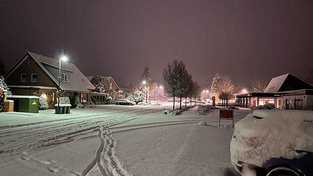 In Böklund bei Flensburg sieht es schon tief winterlich aus.
