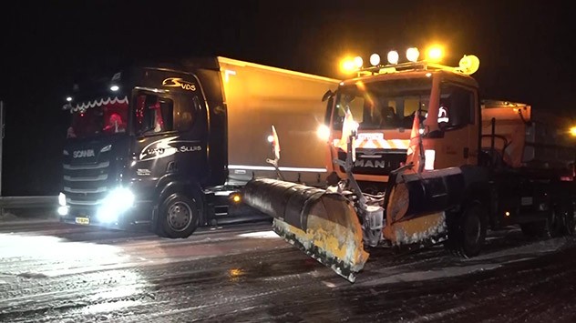 Winterdienst bei Hamburg im Einsatz
