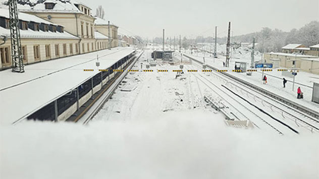 1ef40b18-16a8-6718-8fdc-3fe5e6faf8dd schnee