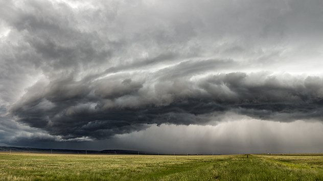 Cellule orageuse et arcus