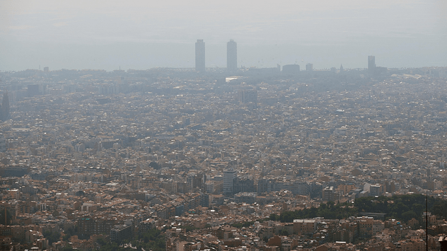 Capa de polución sobre la ciudad de Barcelona.
