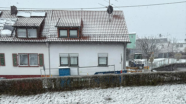 © Karin und Toni Wolmeringer Gärten, Straßen und Dächer sind vielfach weiß überzuckert.