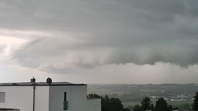 Böenfront an Gewitter