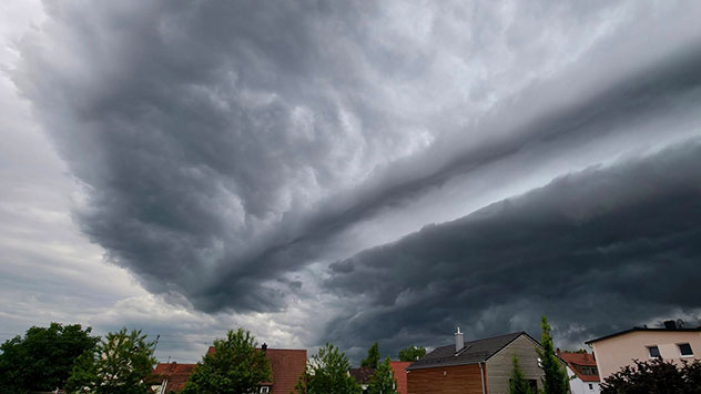 © Mart Ina via WetterMelder Deutschland Dunkle Gewitterwolken bringen stürmische Böen mit