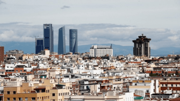 Cielo limpio debido al confinamiento en la ciudad de Madrid.