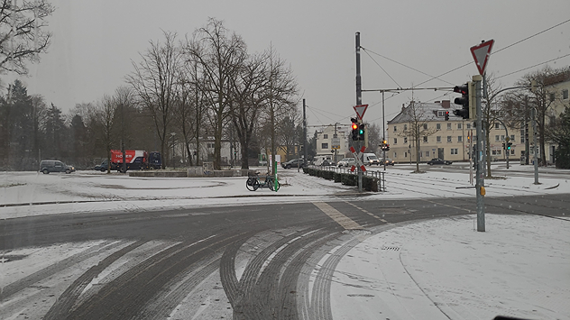 © Sascha Stindt Selbst in Bremen sorgt Schnee für rutschige Wege und Straßen.