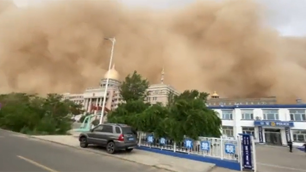 Schnappschuss, wie der Sandsturm gerade ankommt