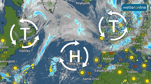 Im weltweiten WetterRadar zieht sich eine wellenförmiges Wolkenband von der Westküste der USA über den Atlantik und Deutschland bis nach Skandinavien.