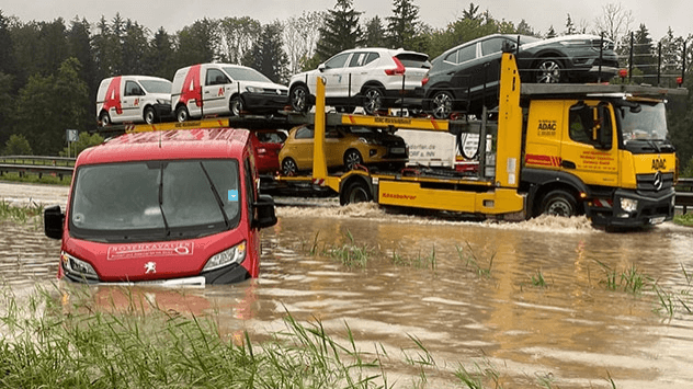 Autobahn A8 überflutet