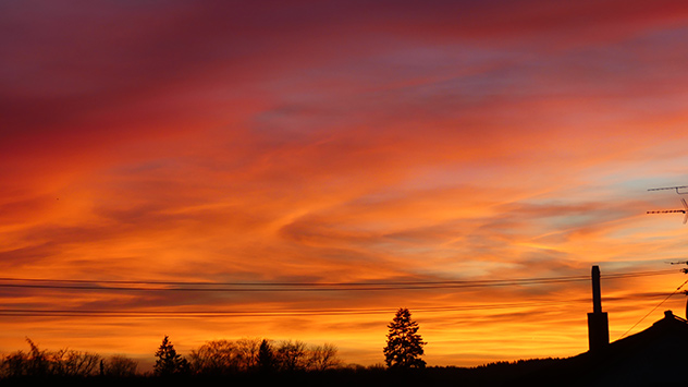 Abendhimmel in Orange- und Violettfarben