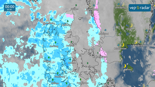 VejrRadar over Danmark 1. januar kl. 00:00 med udbredt regn over Jylland og regn- og sludbælte omkring Øresund samt frost i Sydsverige.