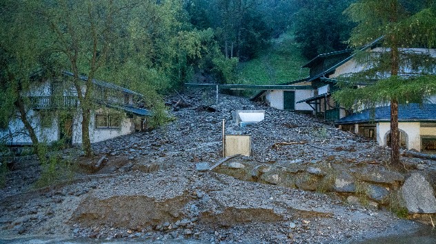 In der Kärntner Ortschaft Möllbrücke verursachte eine Mure große Schäden. 