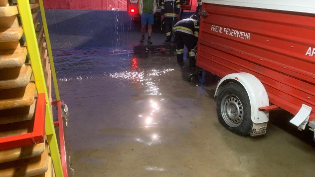 Starkregen überflutete mehrere Keller. 