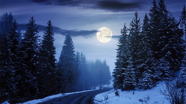 1ef436d0-3d00-6e90-9f19-b9d441e0ae33 Kalter Mond