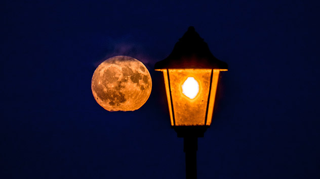 Am 3. Juli herrscht hier in Tangermünde eine klare Vollmondnacht. 