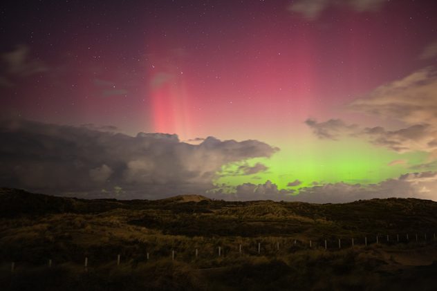Image of the northern lights (Shutterstock)
