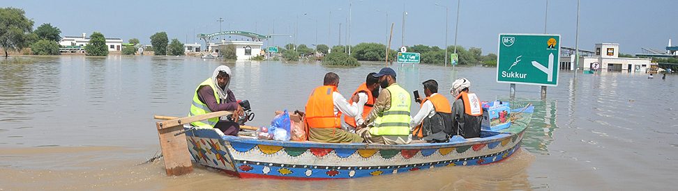 Foto zeigt geflutete Straße in Pakistan. (c) dpa