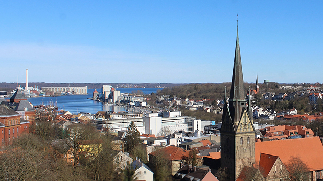 Blauer Himmel in Flensburg