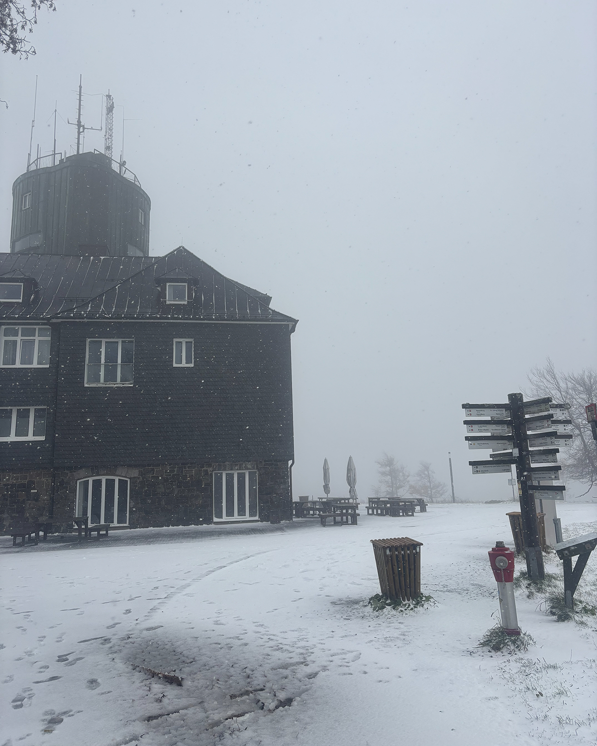 Schnee auf dem Kahlen Asten Schnee auf dem Kahlen Asten