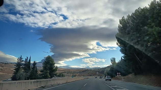 Antonia Fernández captó nubes medias, moldeadas por el viento en altura, desde Villanueva de la Concepción. ¡Mil gracias!