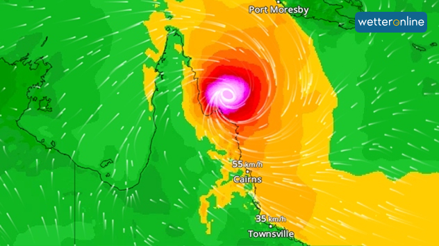 Větrná mapa s mohutným cyklónem u severovýchodního pobřeží Austrálie. Červené centrum označuje bouři kategorie 5 poblíž Cairns. Okolní oblasti vykazují silné větrné proudy.