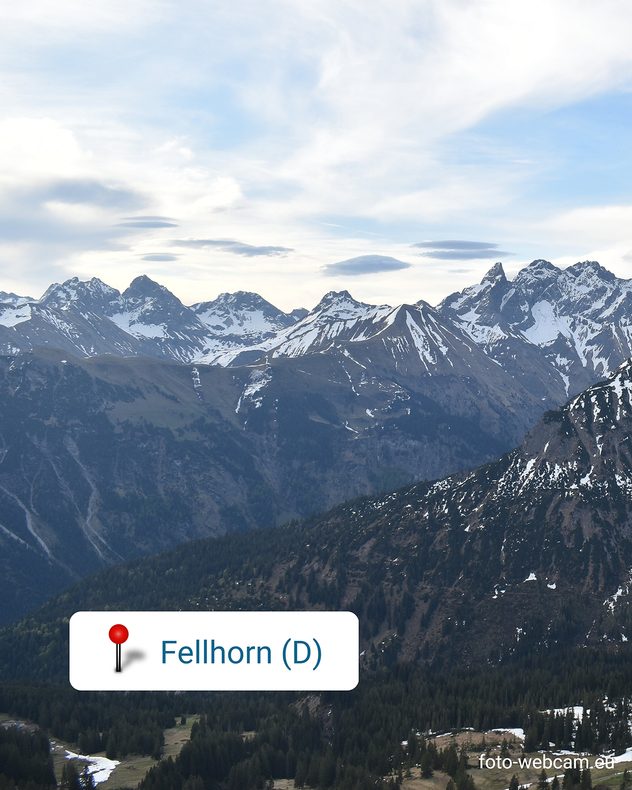 Webcam zeigt Föhnwolken über den Alpen