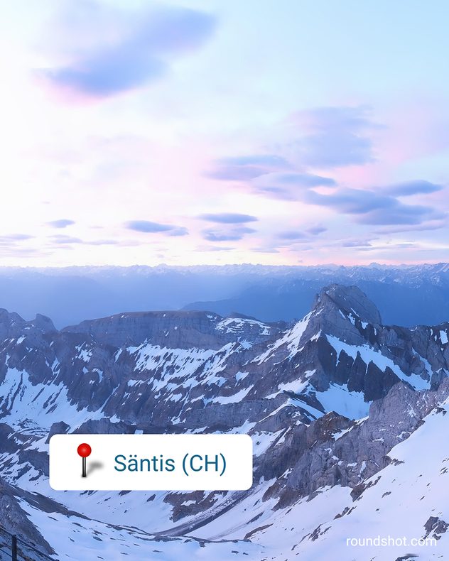 Webcam zeigt Föhnwolken über den Alpen