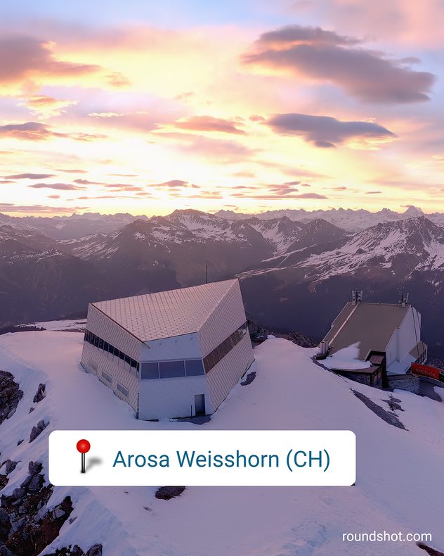 Webcam zeigt Föhnwolken über den Alpen