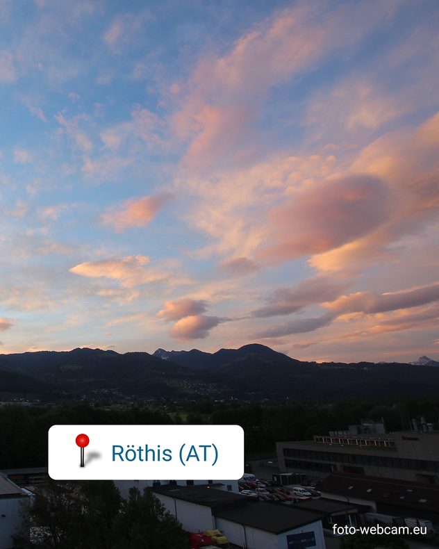 Webcam zeigt Föhnwolken über den Alpen